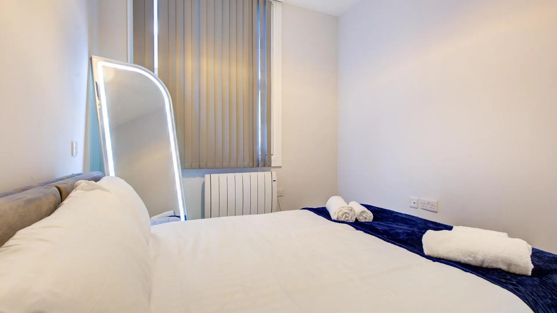 1 Bedroom Flat 6 Mins From Heathrow Airport Flat 18 Harmondsworth Apartment