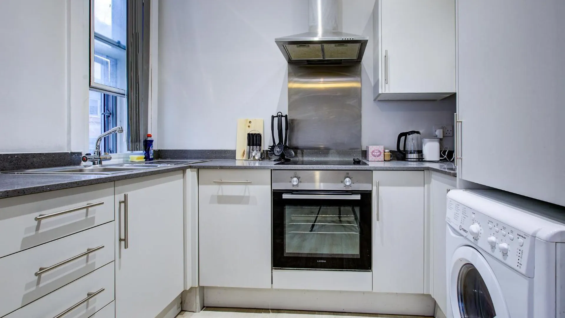 Apartment 1 Bedroom Flat 6 Mins From Heathrow Airport Flat 18 Harmondsworth United Kingdom